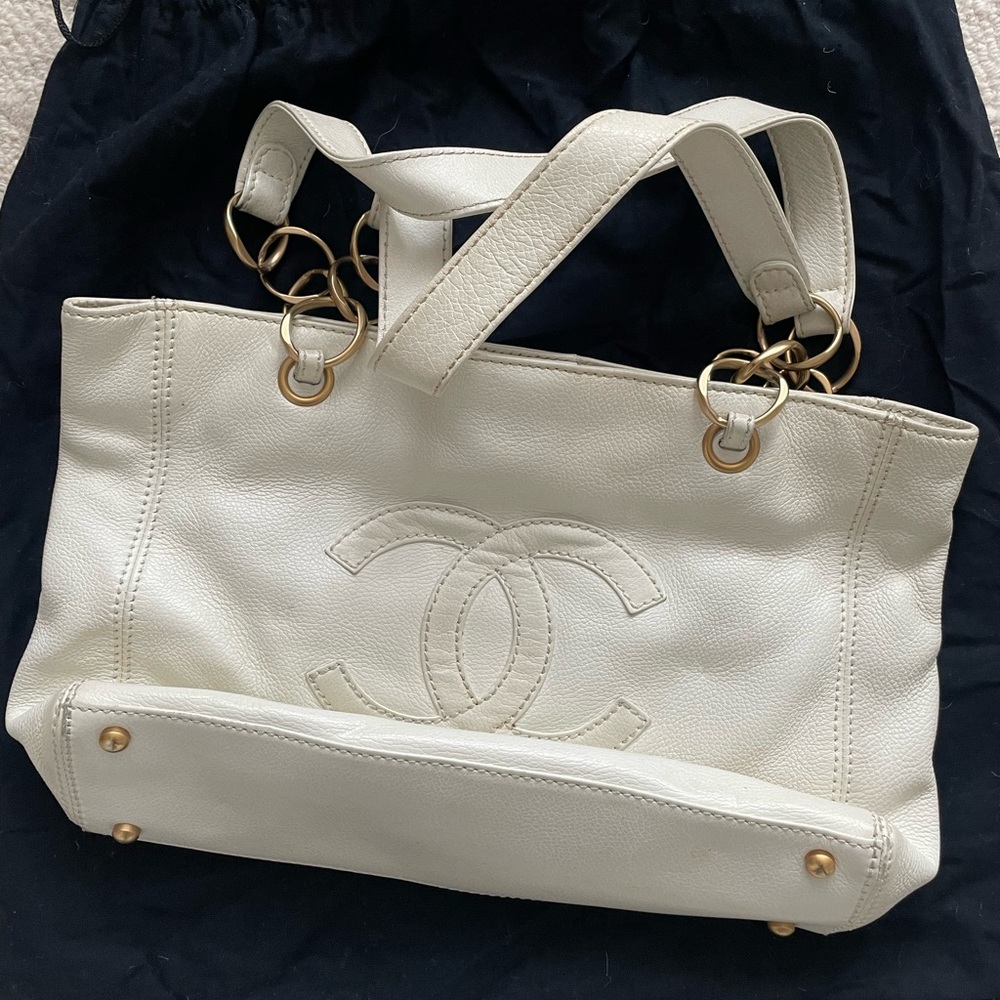 Authentic CHANEL shoulder bag